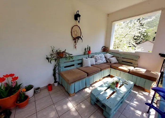 - Sleeps 2 - Balcony - Pets Ok Apartman